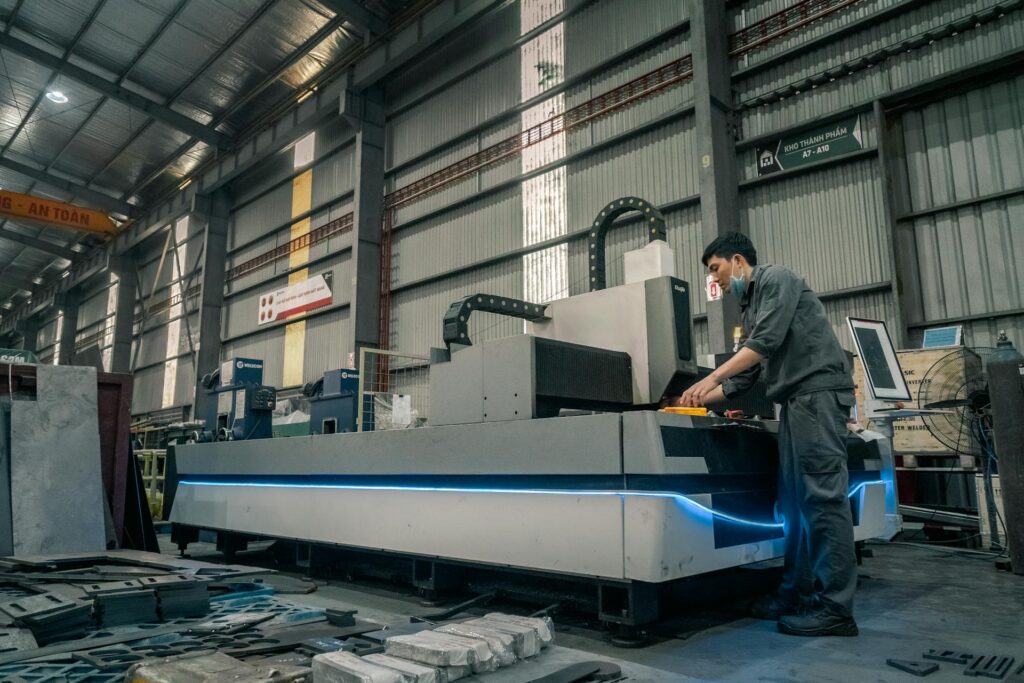 How to Craft a Competitive Compensation Package for Manufacturing Roles